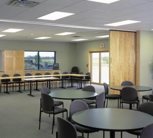 מחיצות אקוסטיות מתקפלות מעץ